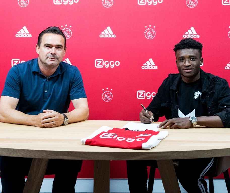Mohammed Kudus signing contract with AFC Ajax